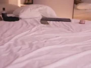 Freechat dovia on Chaturbate