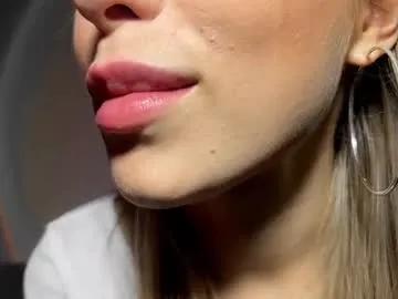 Freechat elysia_xo on Chaturbate