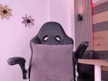 emilycristal on Chaturbate