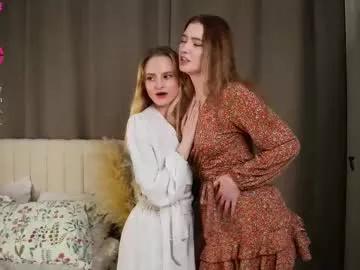 Freechat emilyhewell on Chaturbate