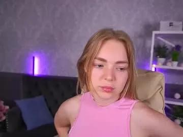 Freechat emilysunshines on Chaturbate
