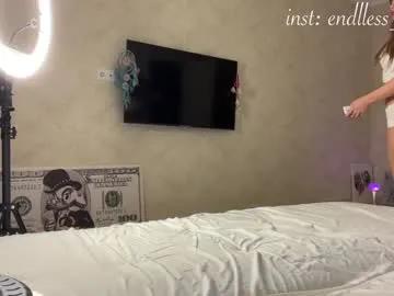 endlessmia on Chaturbate