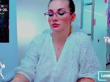 Freechat evelyne_rose on Chaturbate