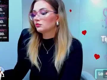 Freechat evelyne_rose on Chaturbate