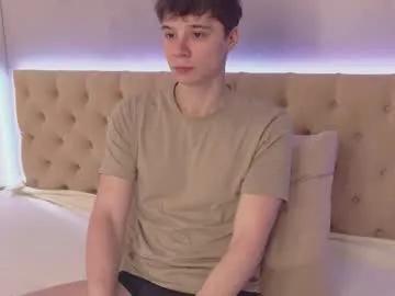 Freechat hugebangins_ on Chaturbate