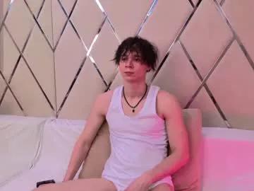 Freechat hugebangins_ on Chaturbate