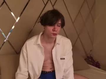 Freechat hugebangins_ on Chaturbate