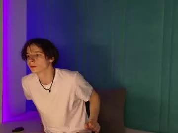 Freechat hugebangins_ on Chaturbate