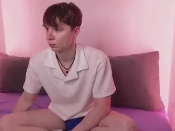 Freechat hugebangins_ on Chaturbate