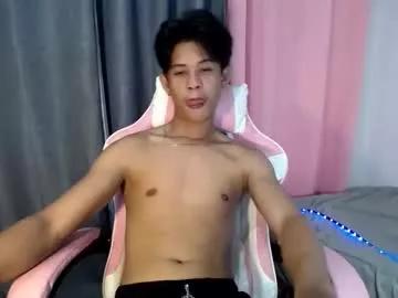 hugecock_in_townx on Chaturbate