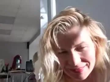 julia_giulia on Chaturbate