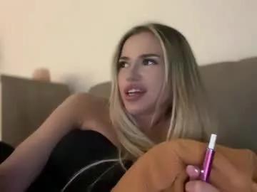 Freechat julia_rle on Chaturbate