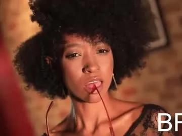 julianitatoro on Chaturbate