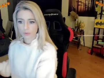 kimilee22 — Welcome <3 Tip if you like it - Goal: Last tipper gets 5 Videos #german #lovense #english #cozy #blonde #gamergirl [442 tokens left]
