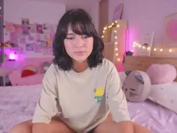 Freechat kittenmoon_ on Chaturbate