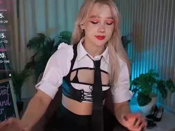 Freechat laurawifeness on Chaturbate