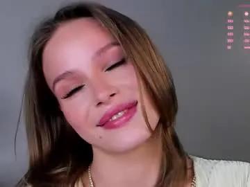 lipswithsweetonthem on Chaturbate