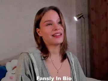 lipswithsweetonthem on Chaturbate