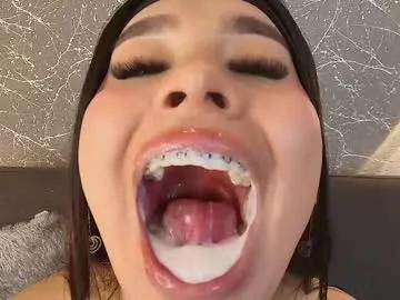 Freechat mia_roux13 on Chaturbate