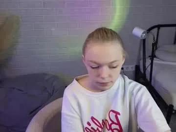 Freechat millaholt on Chaturbate