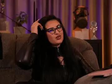 mistresskellykent on Chaturbate