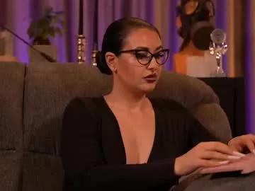 mistresskellykent on Chaturbate