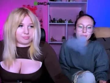 mona_cloud on Chaturbate