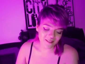 naughty_em_17 on Chaturbate