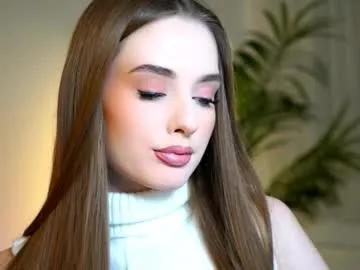 petitegonwiild on Chaturbate