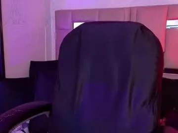 Freechat queenjenn__ on Chaturbate