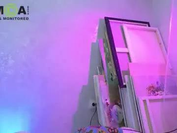 queenofwandss on Chaturbate