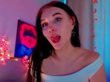 sarahhunny on Chaturbate