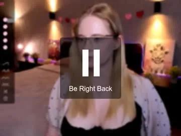 sheslinki on Chaturbate