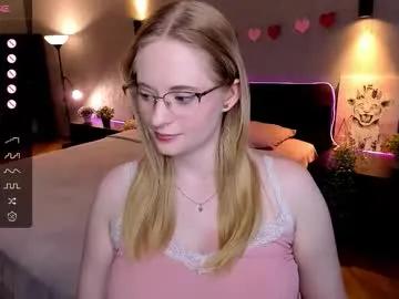sheslinki on Chaturbate