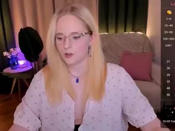 sheslinki on Chaturbate