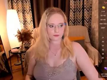 sheslinki on Chaturbate