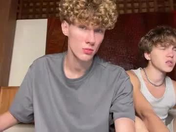 Freechat swoopyboy on Chaturbate