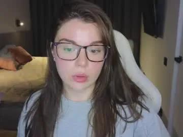 tutti_frutti_ on Chaturbate