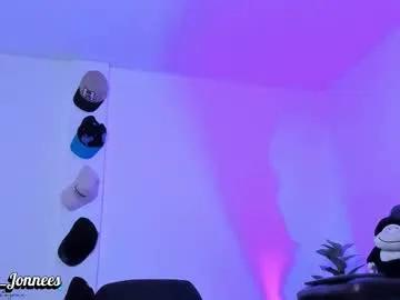 tyler_jonnes on Chaturbate