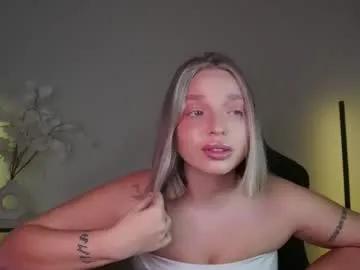 viollasinzz on Chaturbate