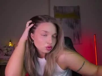 viollasinzz on Chaturbate