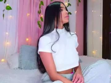 zafiiro_bluee2 on Chaturbate