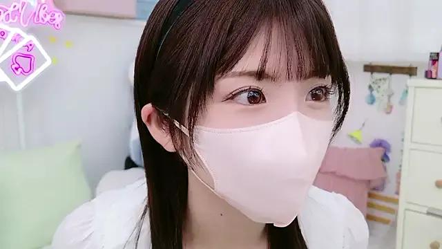 -minami- on StripChat