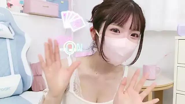 -minami- on StripChat