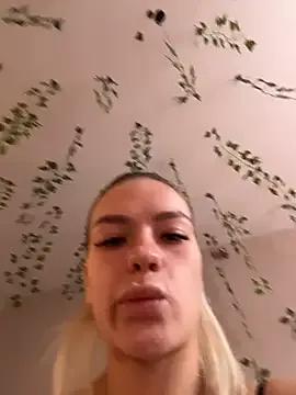 Freechat -Sexy_Barbie- on StripChat