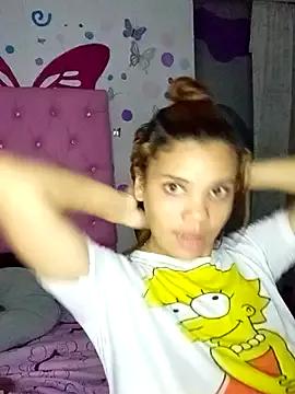 1CANDYLOVE on StripChat