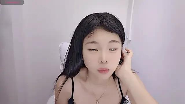 Freechat 9aunatiis on StripChat