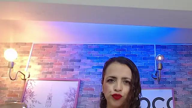 _Evoni_b on StripChat