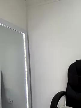 _Isabella_1 on StripChat