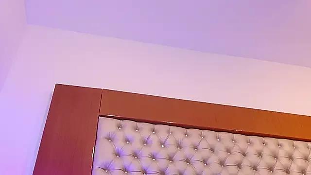 Adel_Nesbiit on StripChat